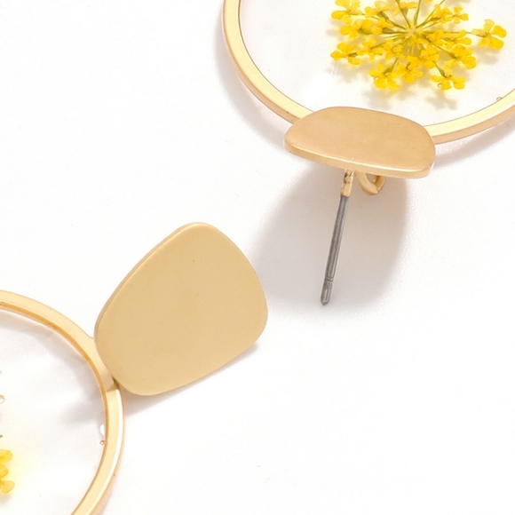 Gold earrings with natural flowers - Picture 2 of 5